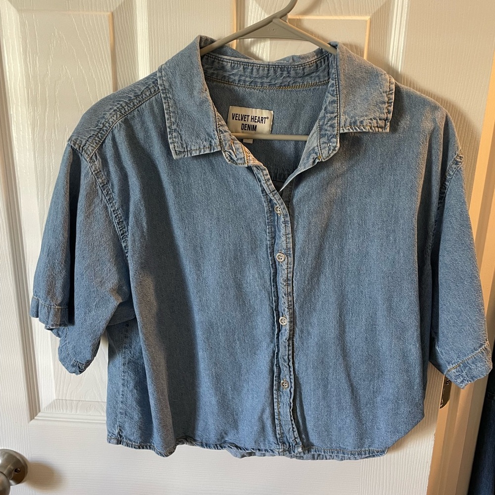 Velvet Heart Denim Button-Up Cropped Shirt - Light Blue